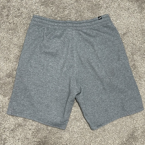 Vintage Baggy Fit Grey Puma Shorts - Picture 4 of 4